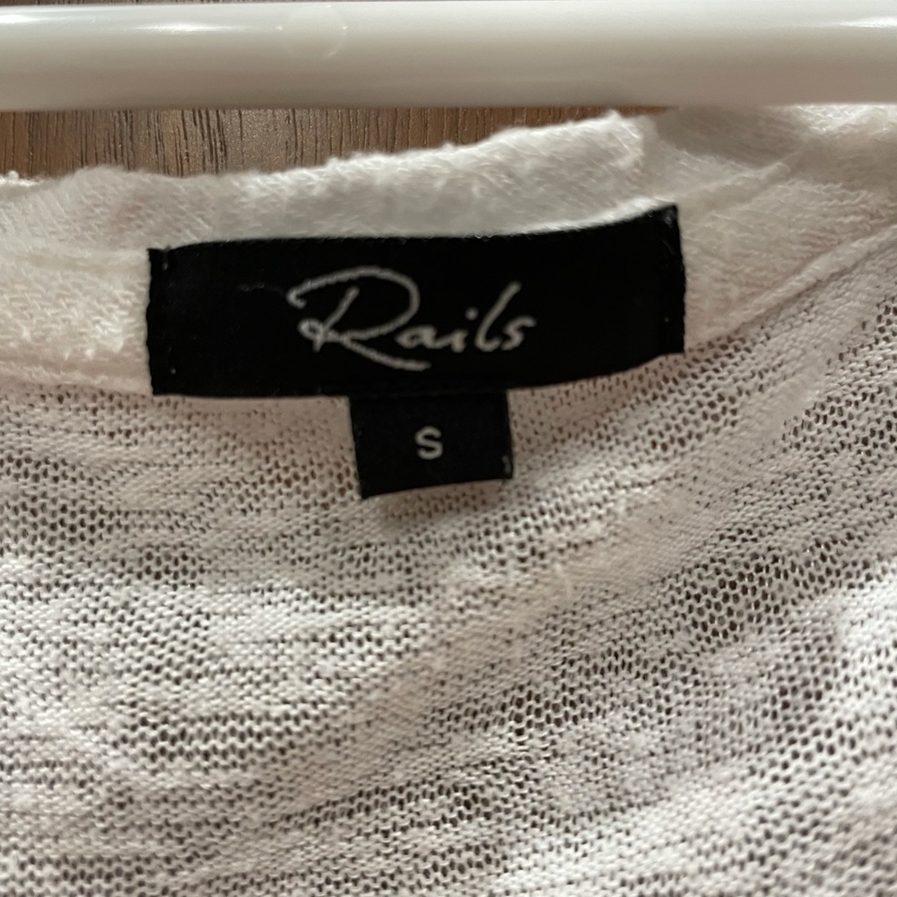 Rails Size S Comfy White Raglan Style Top. - image 3